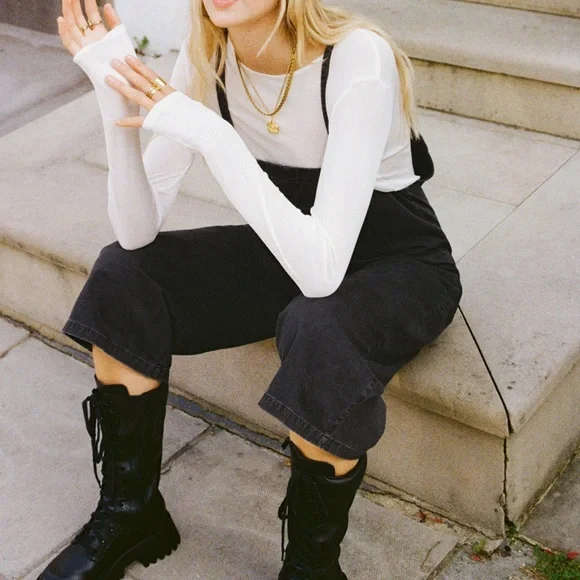 NWT Zara Denim Wide Leg CROPPED POCKET JUMPSUIT
Size small - Picture 3 of 14